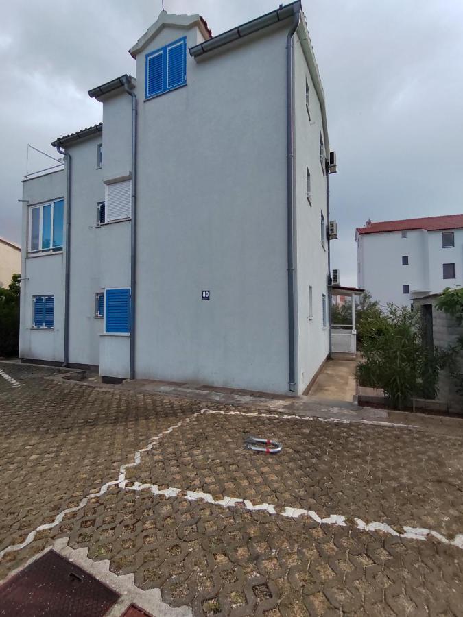 شقة Apartman Karmen سريما المظهر الخارجي الصورة